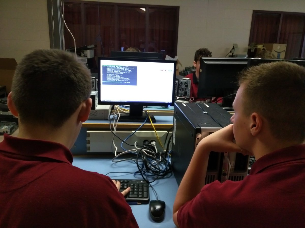 l_cacciacarro's tweet photo. #HereIAm setting up a local web server. @alankyeung @lionsnewstoday #CompEng #FutureEngineers #WhatWCDSBDoes #CatholicTeachers https://t.co/hr4JObjzWs