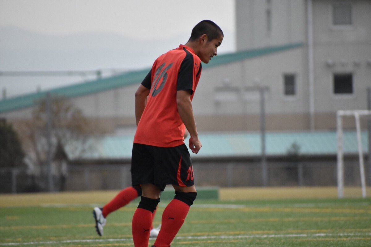 名桜大学体育会サッカー部 公式 氏名 山本滉成 やまもとこうせい ポジション Mf 前所属 焼津中央 静岡 サッカー王国静岡からやってきた異端児 走攻守すべて兼ね備えた万能型mf 柔らかなボールタッチ チームのために走る姿は見る者を惚れ惚れと