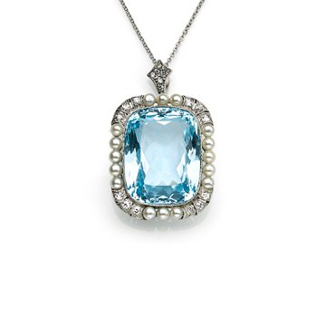 It’s March! (Believe it or not..❄️)
Aquamarine is this month’s birthstone. This aquamarine and pearl Edwardian pendant is the most charming and appropriate gift.
Many more available in store and online!