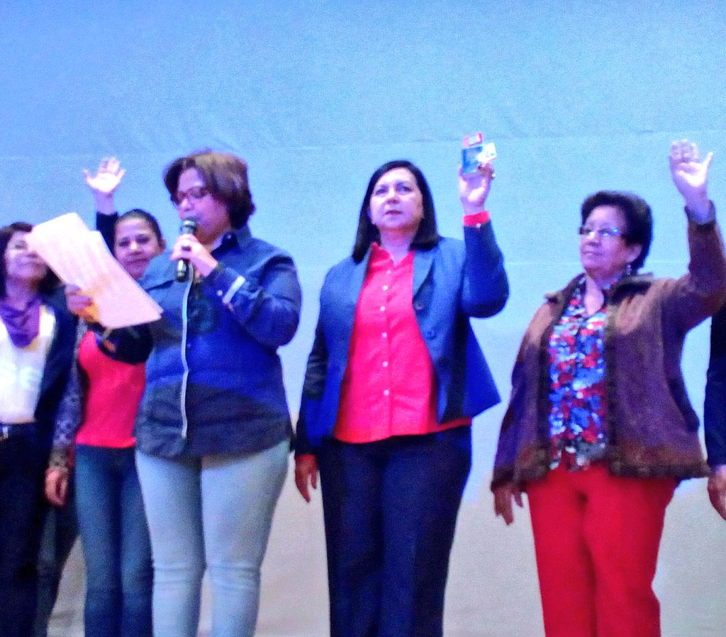 gestionperfecta's tweet photo. Las mujeres de Lara estamos preparadas para la victoria del 22 de abril. Juramos asumir este compromiso por la Patria. Que vivan las mujeres guaras.  @NicolasMaduro #JuntosTodoEsPosible https://t.co/D3OL4pdwpv