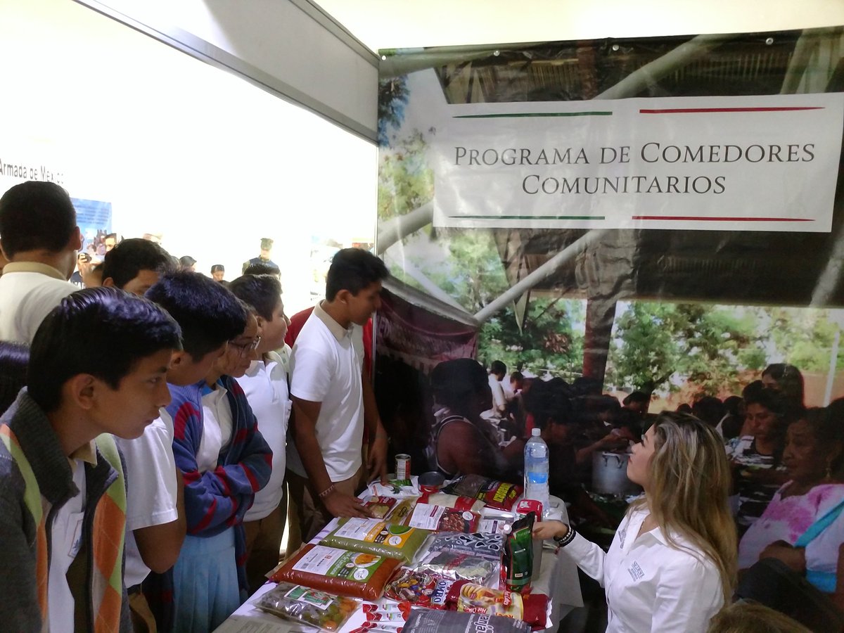 HADAD_DAVID_C's tweet photo. Representando al Programa Comedores Comunitarios de la SEDESOL en el evento de "Reunión Nacional de Protección Civil", dando a conocer las acciones del programa entre los visitantes y como siempre, fomentando el Ven #TeInvitoAComer @jgarciabejos @JuanJoMiranda15 https://t.co/6VWYe8nTA8