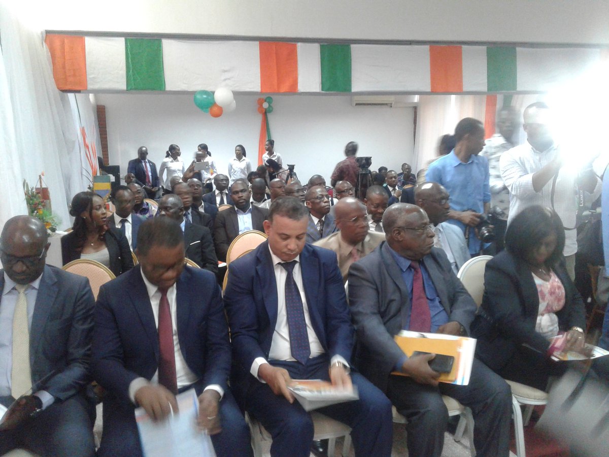 FormationProCi's tweet photo. Jeudi 01 Mars 2018
#CAMPC
Allocution du Dr KAFFA Rakiatou ,  Ministre de la fonction publique et de la réforme administrative du Niger. 
"La formation professionnelle continue revêt une importance  décisive. Auditeurs, merci d'avoir choisi le CAMPC.Vous avez fait un bon  choix " https://t.co/3VdhbTXsk3