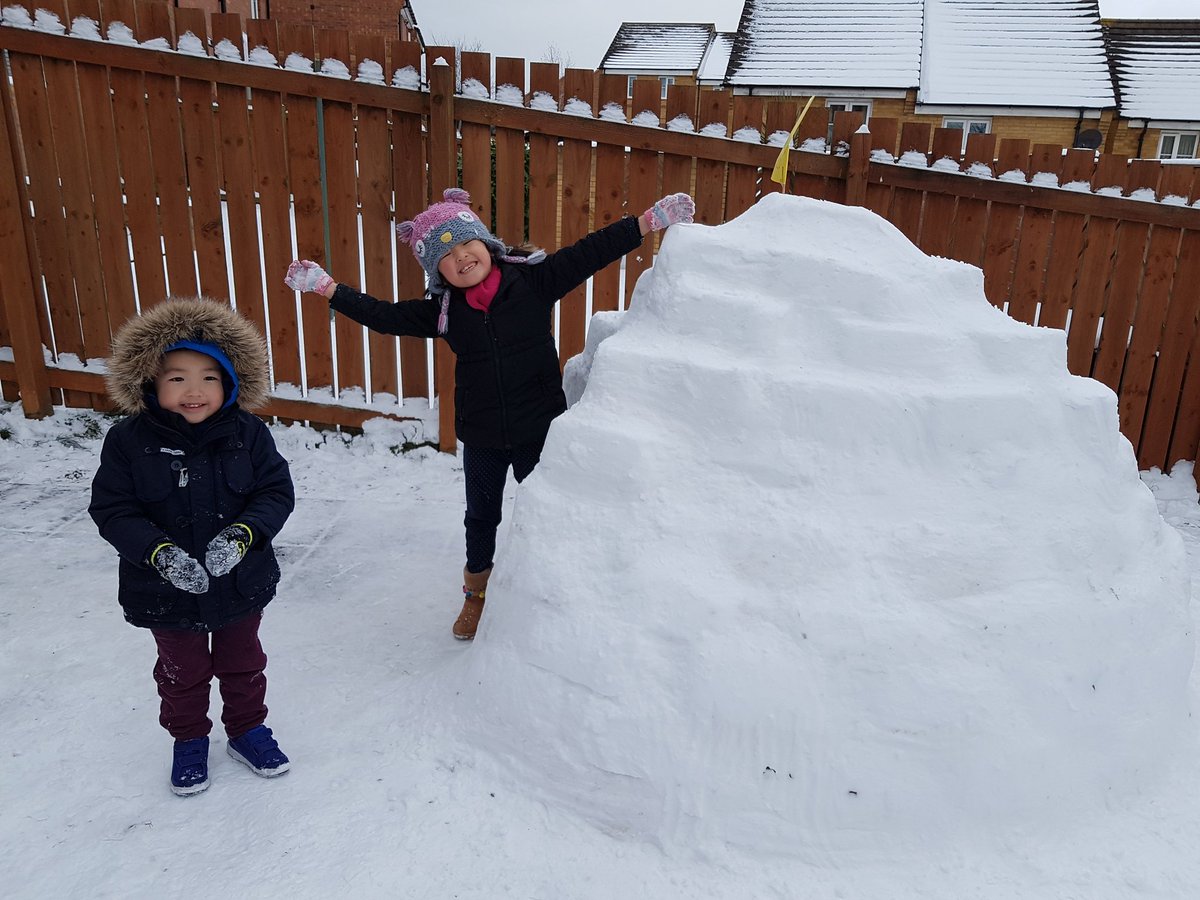 LinhTham88's tweet photo. @Threelaneends We built our 1st ever igloo during snow days! :) https://t.co/7IG3LhiIPp