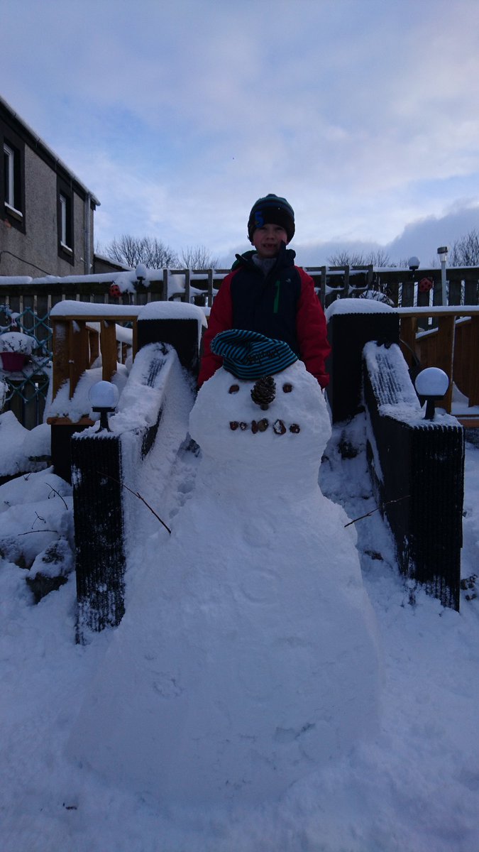 MrsNicholls5's tweet photo. @BonessPublic Dominic and his snowman ⛇ https://t.co/NpKlr2cL8L