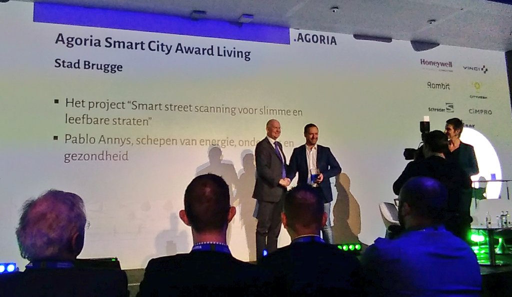 Ook <a href="/StadBrugge/">Stad Brugge</a> valt in de prijzen en gaat naar huis met de Agoria #SmartCity Award Living voor hun scanscooter project. Proficiat! #lokaalDNA #SmartCities