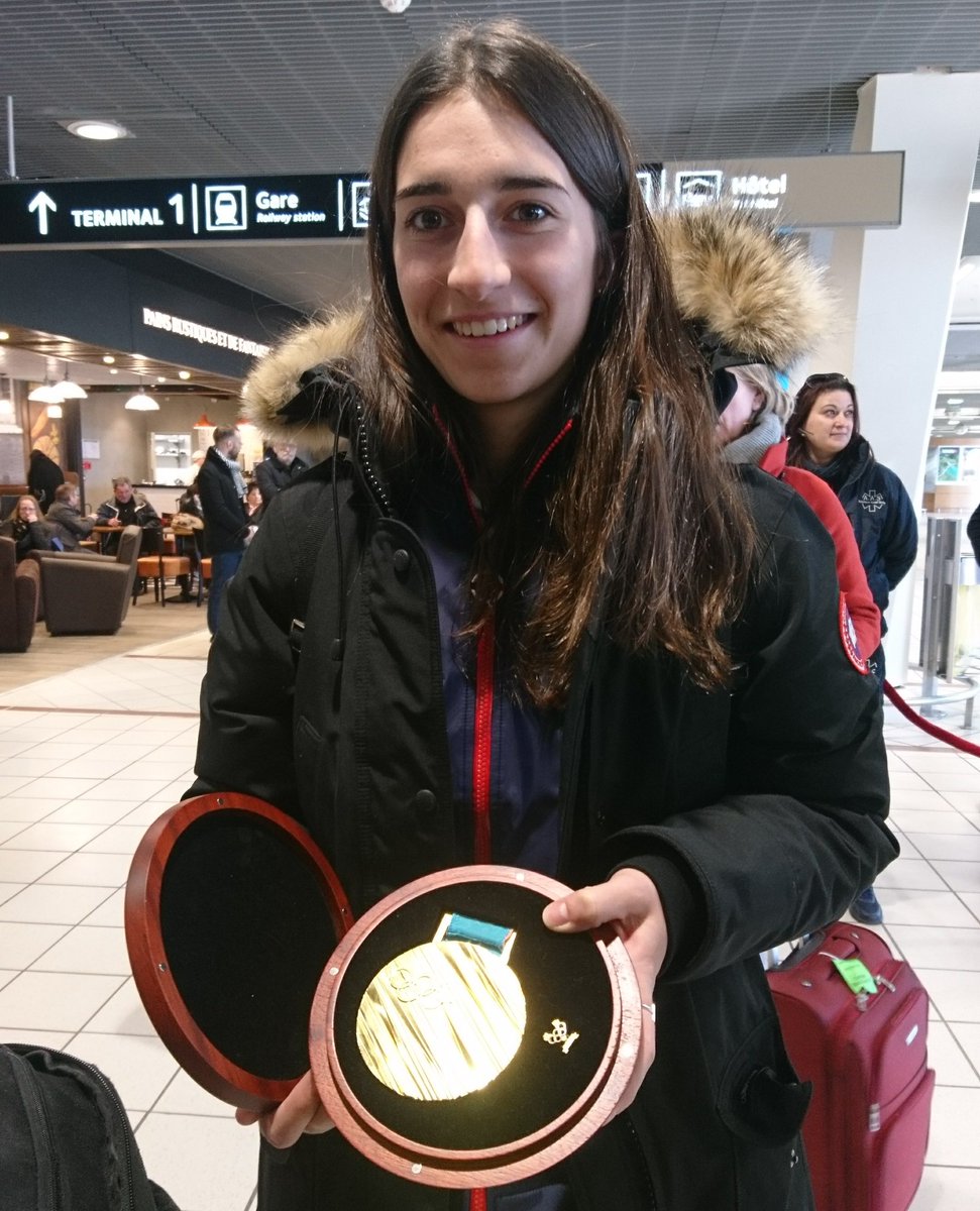 landais_cedric's tweet photo. 👏🇫🇷🏂🏅[ Souvenirs chaleureux de moments uniques partagés avec @FranceOlympique en compagnie de @lyonaeroports &amp; des équipes #AirFrance https://t.co/NygmtwBkU5 ] #allezlesbleus 🥇🎿⛸️🥌🇨🇵 #espritbleu #PyengChang2018 #TeamLacoste #goequipefra https://t.co/h5t115iA9j