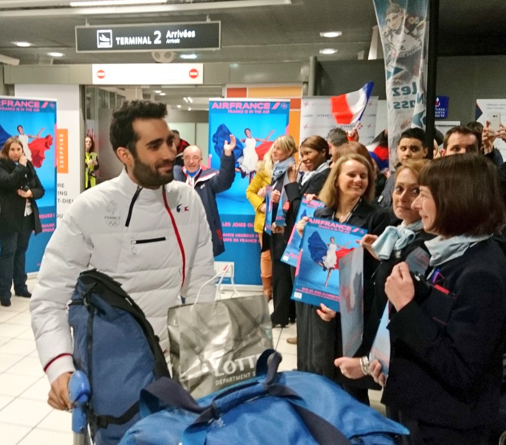 landais_cedric's tweet photo. 👏🇫🇷🏂🏅[ Souvenirs chaleureux de moments uniques partagés avec @FranceOlympique en compagnie de @lyonaeroports &amp; des équipes #AirFrance https://t.co/NygmtwBkU5 ] #allezlesbleus 🥇🎿⛸️🥌🇨🇵 #espritbleu #PyengChang2018 #TeamLacoste #goequipefra https://t.co/h5t115iA9j