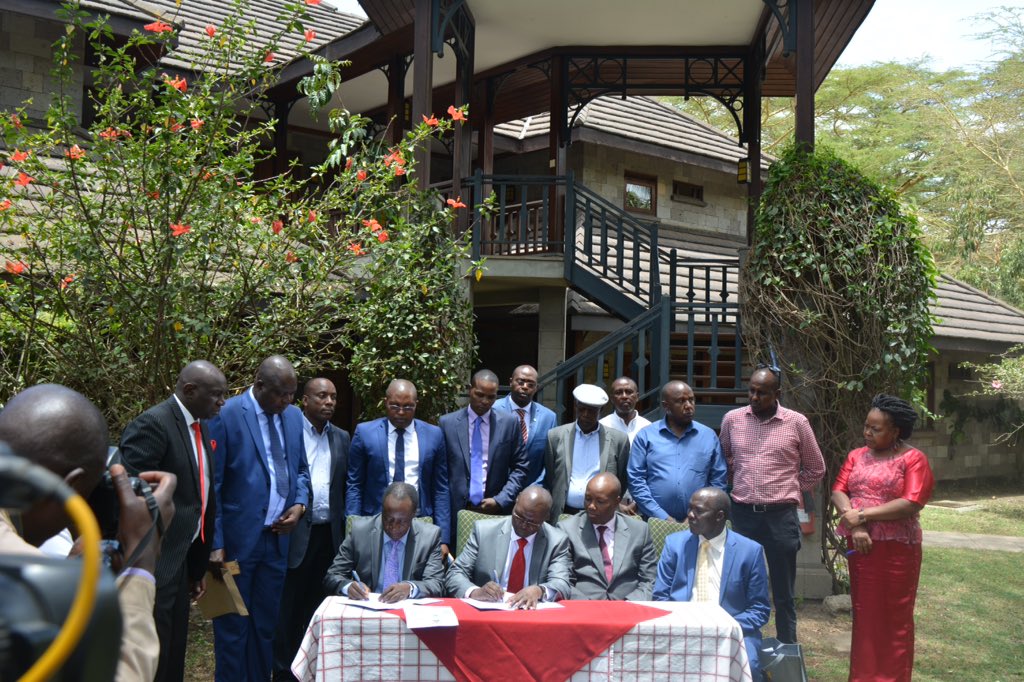 Gov_Ottichilo's tweet photo. Signing the Inter-Governmental Water Sector Coordination Framework, Defining the level of cooperation between @KenyaGovernors &amp; The National Government towards realization of #SDGs 6. #WaterSummit18 #DevolutionExperience #DevolutionisWorking #DevCon2018 https://t.co/yR6rjLKTz0