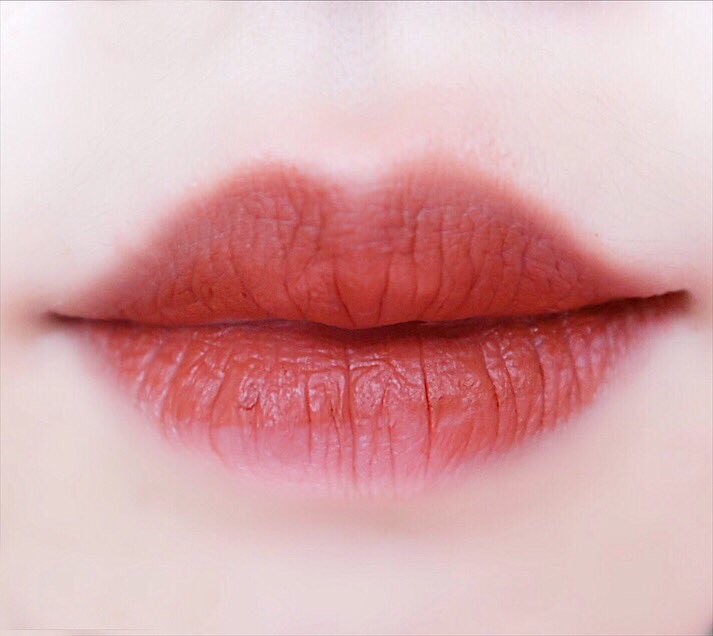 adearabitty's tweet image. ทางเราชอบสีแบบนี้ ส้มๆแดงๆ 
ทาแล้วสดใสหน้าไบร์ทเลยยย 
ของ malissa kiss ราคาเบ๊าาา 139฿ 
แมตติดทนสุด ชอบ ❤️

#ไว้รีวิวห้ามขายของโว้ยย #ใช้จริงรีวิวจริง
#makememelt #malissakiss