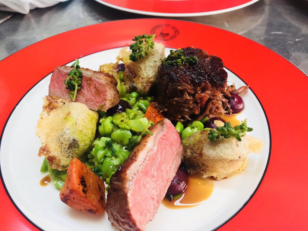 ChrisZachwieja's tweet photo. @Boisdale #Belgravia #lamb #special @Rhug_FarmShop #lambheart #tempura #seaherbs @ForagerLtd #carrots @MashPurveyors #tasty #food #chef  with @karadatchki @Juris16533510 https://t.co/metkW3VZ19