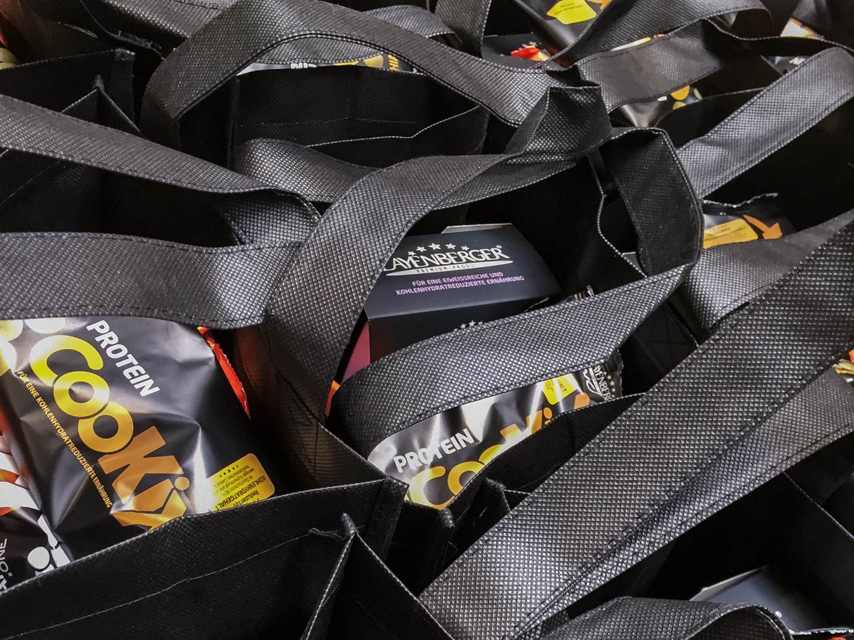 layenberger's tweet photo. Gerade werden die #Layenberger https://t.co/0jOrChBsqC Testpakete gepackt.
Kommt vorbei und sichert euch eins. 😉

#lyfamilyday https://t.co/1oRW7TTRqG