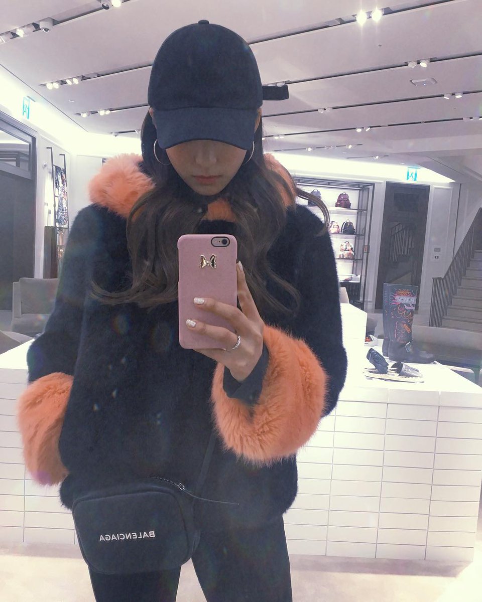 [BORA INSTAGRAM] borabora_sugar: 💖&amp;🖤 kpopsnaps.com/p/Bfx-gQNHOz- #kpopsnaps