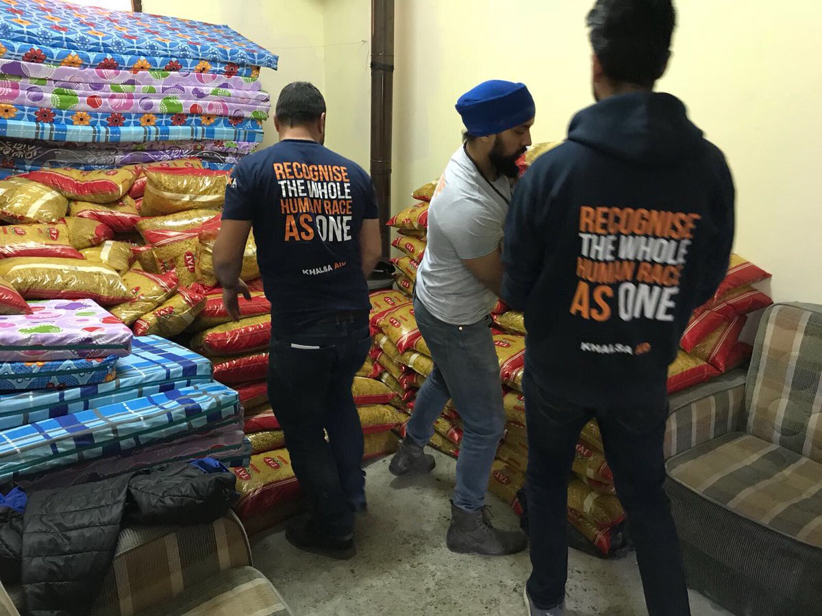 Khalsa_Aid's tweet photo. Syrian Refugees:
Our team is delivering 12 TONNES of food to the #SYRIAN refugees in Turkey.  This is an ongoing operation since 2016. #Syria https://t.co/CoPpbKd29i