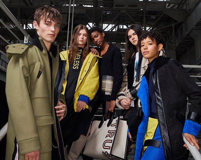 cafewebit's tweet photo. Trussardi collezione moda autunno inverno 2018-2019 https://t.co/CksDum7R9G https://t.co/7rnokglLqi