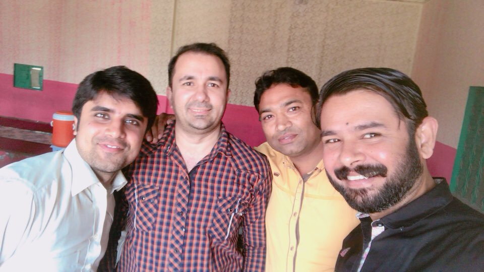 rana_milyas's tweet photo. We are not a #TEAM because we work together 
We are a #TEAM because we #RESPECT, #TRUST, and #CARE for each other.
Fun time with team at Chinote 

@Tloop25 
@adeeltahirhd1 https://t.co/G5aJTgwUwA