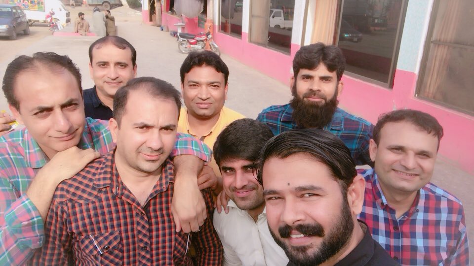 rana_milyas's tweet photo. We are not a #TEAM because we work together 
We are a #TEAM because we #RESPECT, #TRUST, and #CARE for each other.
Fun time with team at Chinote 

@Tloop25 
@adeeltahirhd1 https://t.co/G5aJTgwUwA