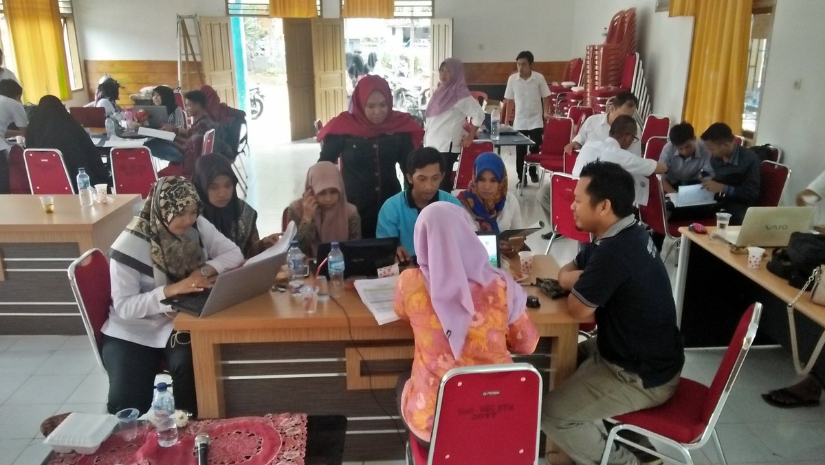 Muhamma33973359's tweet photo. @EkoSandjojo @SandjojoCenter @SatgasDanaDesa @tppindonesia @KemenDesa Pendampingan input apbdes TA. 2018 aplikasi siskeudes PDP kec. Bantimurung #TPPISulsel #TPPIMaros @EkoSandjojo @SandjojoCenter @SatgasDanaDesa @tppindonesia @KemenDesa https://t.co/fcTDHNA1Cj