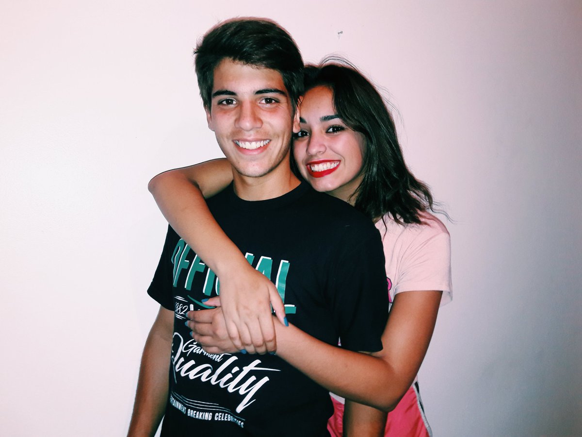 ⚅ hermosos meses con este bombon😍