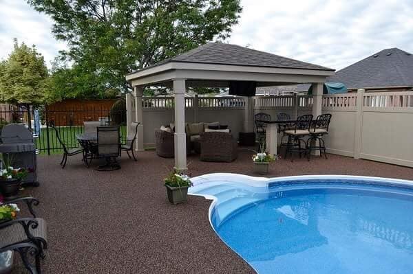 LBHillcrest's tweet photo. #coveryourugly #rubberstone is the absolute BEST way to cover any ugly hard subsurface...Indoor or Outdoor https://t.co/iCZtEgKErb