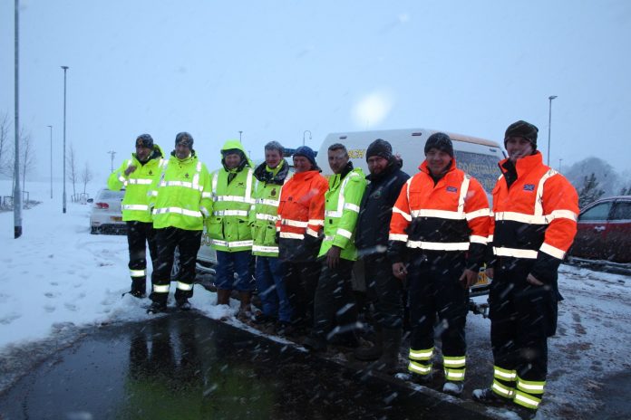 GHRDumfriesNews's tweet image. Doctors and nurses taken to work at #DGRI by Nith Inshore Rescue &amp;amp; Ae 4x4 Club. @NithRescue @ae4x4club #beastfromtheeast  planetradio.co.uk/westsound-fm/l…
