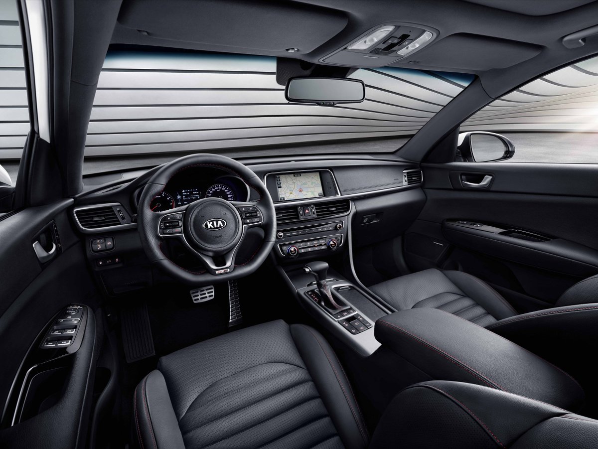 kiafrance's tweet photo. Bienvenue à bord. Installez-vous confortablement. #KiaOptimaSW #GTLine https://t.co/NI1zDKHn7k