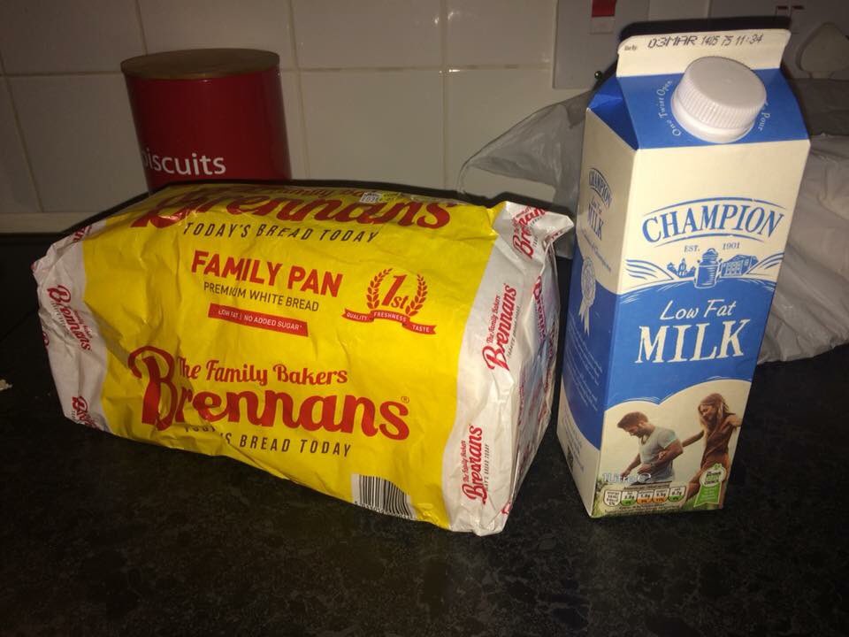 DarraghGreen1's tweet photo. Like and RT to be in with a chance to win the last slice pan and carton of milk in the country https://t.co/GWTfC790FU