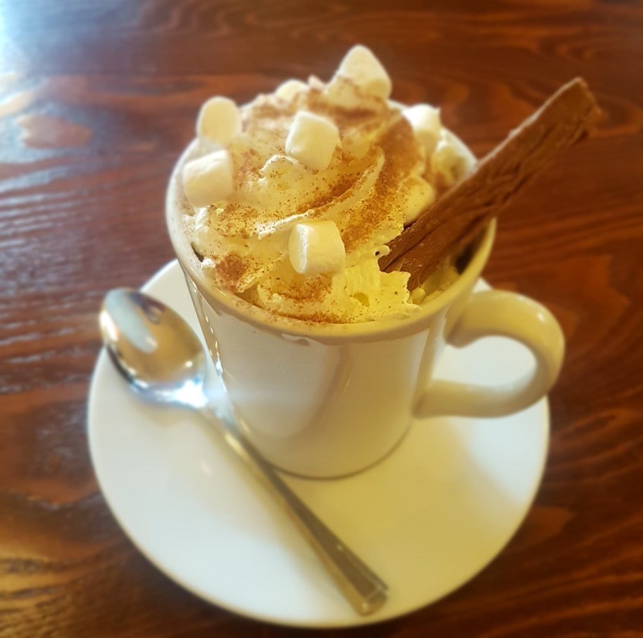 GarfunkelsBath's tweet photo. We're keeping warm with a Queen of Chocolates! How's everyone doing? #BeastFromTheEast #keepwarm @visitbath @ThePigGuide @MenUnited_bath @bathrugby @bathnes https://t.co/swZbU3fPwi