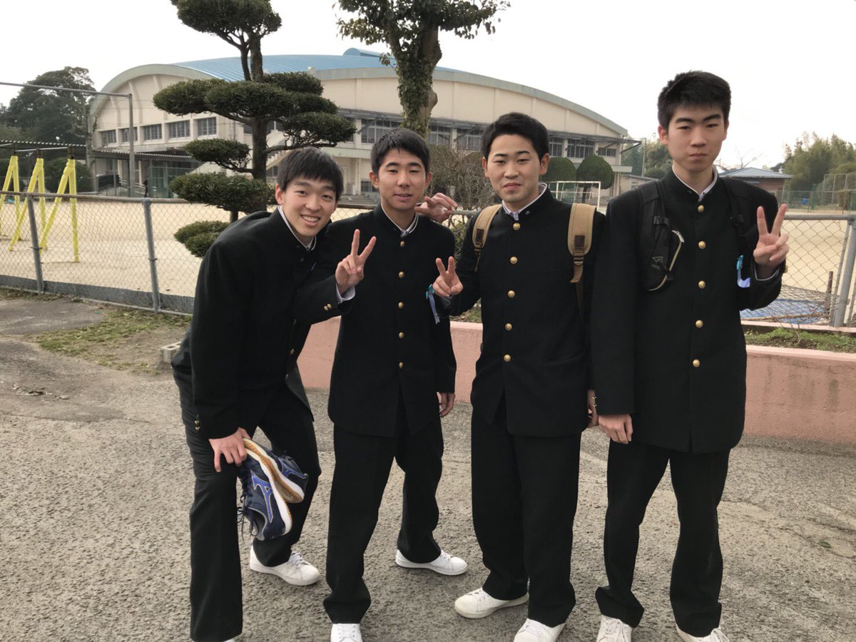 りょーた 鹿児島県立川内商工高等学校 機械科3年b組7番鬼塚凌汰 卒業しました