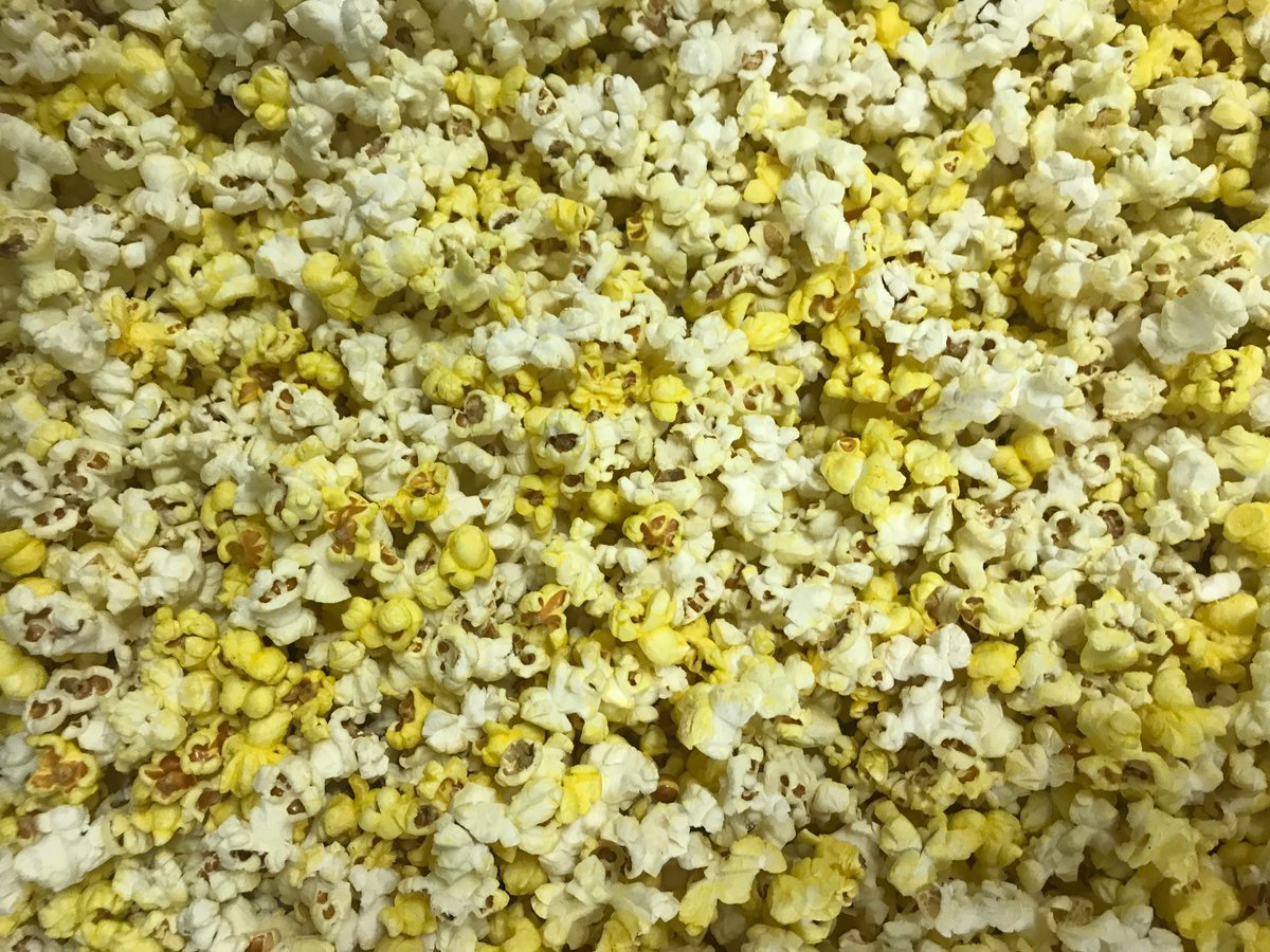 sugarmozi's tweet photo. Popcornból sosem elég!🍿
A #SugárMozi-ban március 7-ig #SupersizeWeek-kel várunk, melynek keretében minden kis menü - lehet az popcorn, nacho, vagy crispers - áráért MOST NAGYOT ADUNK!😍 Info: https://t.co/gyHRSQeP9j https://t.co/34yzPLaxhi