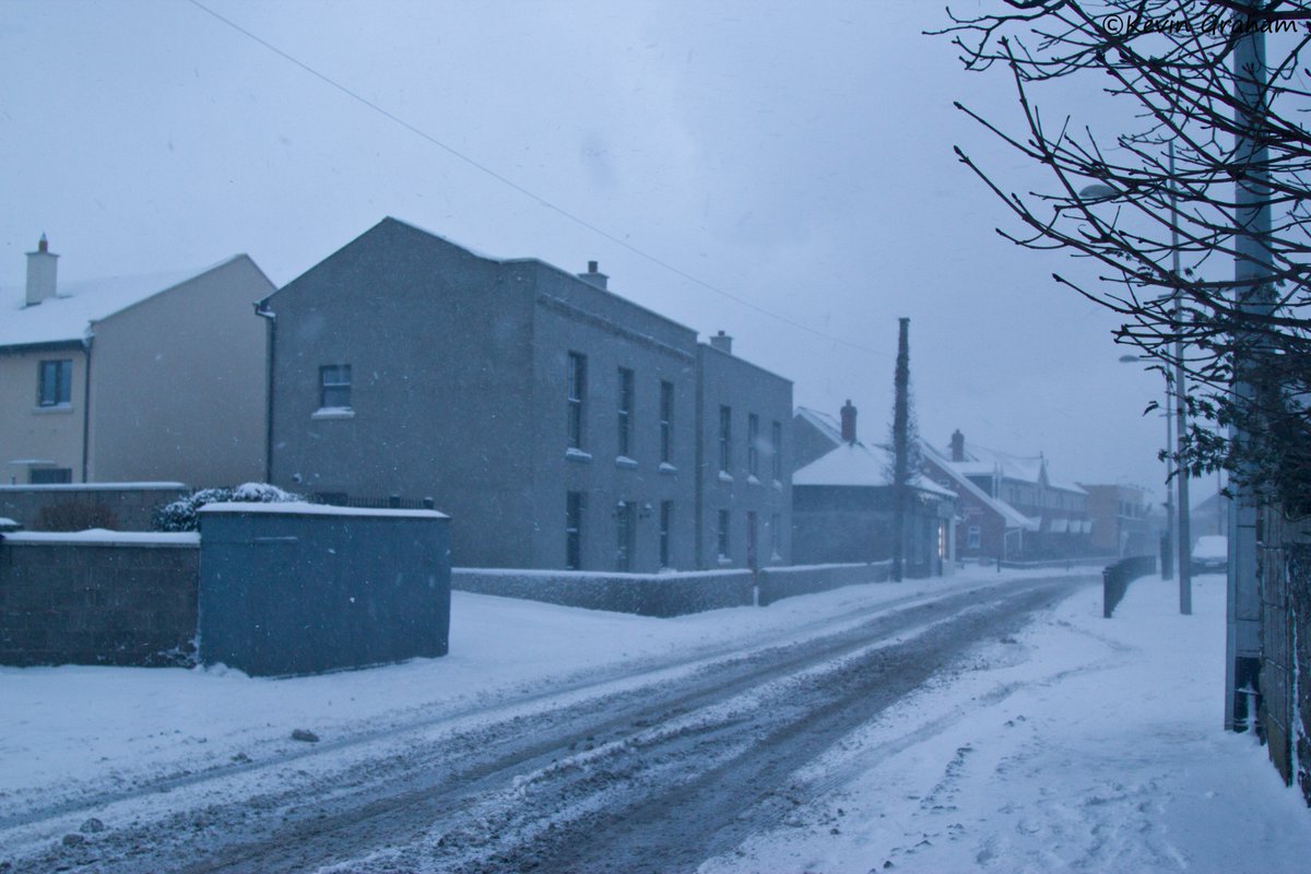 Crumlin this morning #Snow #SNOWMAGGEDDON  #crumlin  @98fm <a href="/rtenews/">RTÉ News</a> <a href="/Independent_ie/">Irish Independent</a> #Dublin