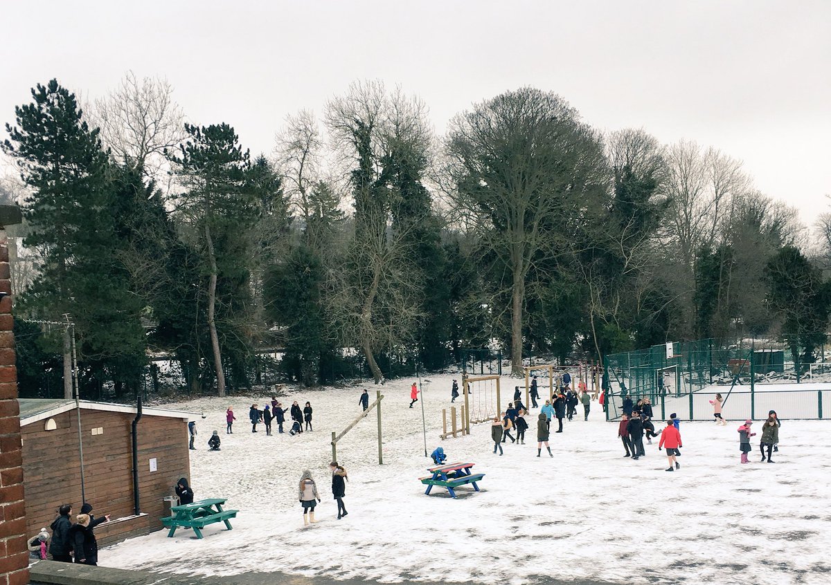 Sensible warm clothes has meant the children have been able to be out having fun in the snow.   World book day at Whyteleafe will now be on Friday 9th March. #glfsnow