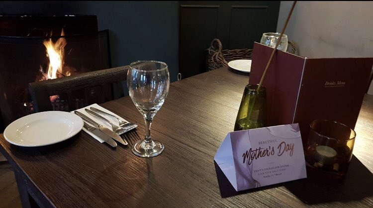 Come in from the cold and grab a spot of lunch by the fire #belvederearms #lunch #fire
