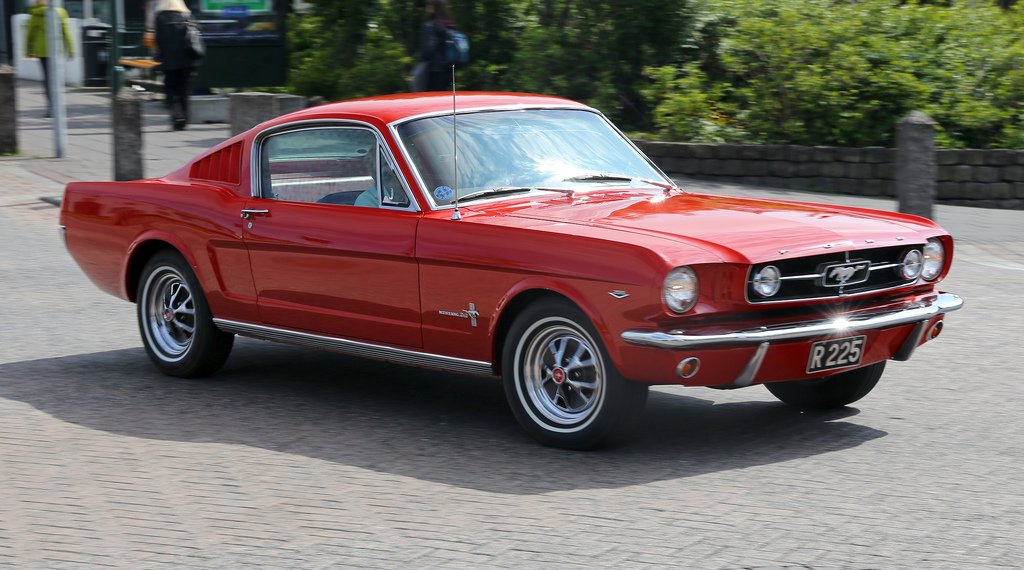 WebbFordIndiana's tweet image. #ThrowbackThursday to this 1965 Ford Mustang!