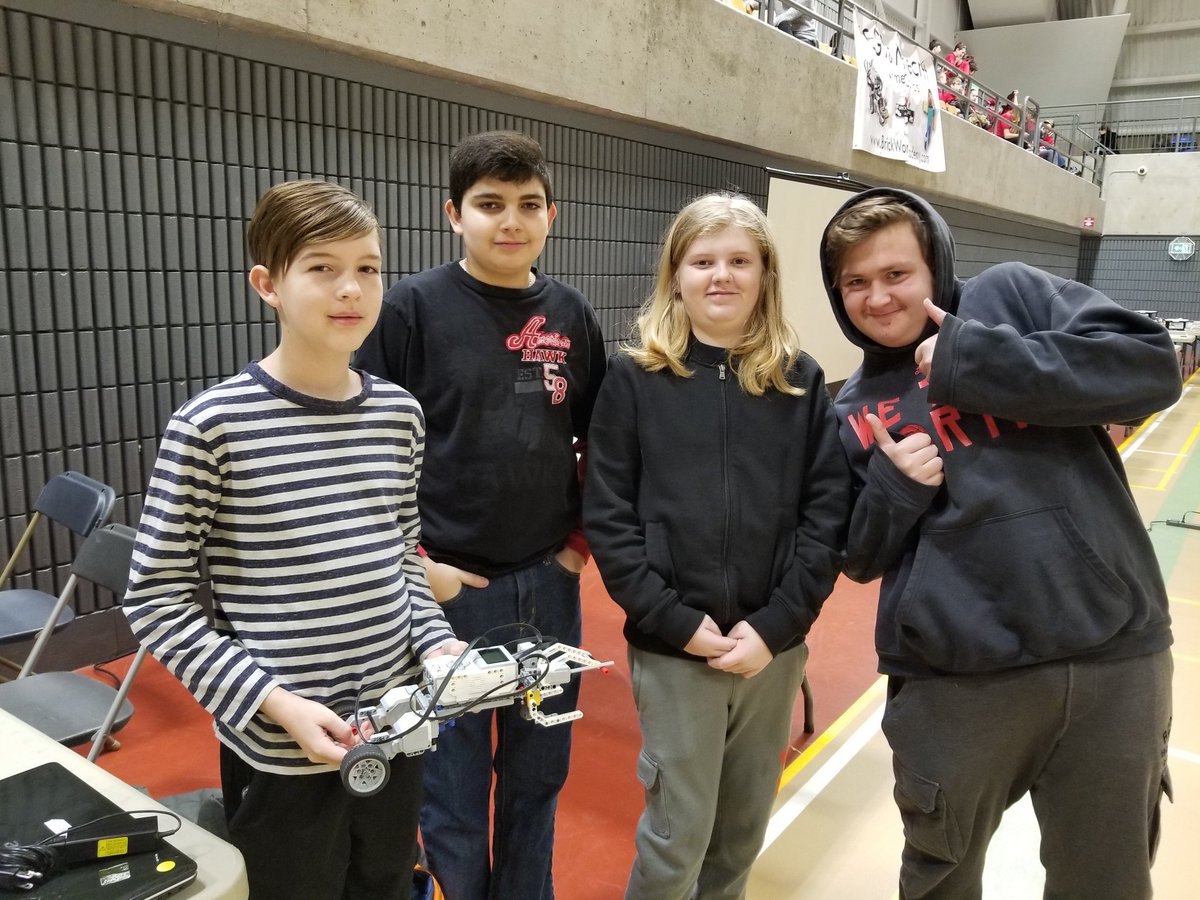 CTKBobcats's tweet photo. #theseguys are ready to get their robotics on. Good Luck boys!
#grade8 #intermediateteam #robotics #ElementarySkillsChallenge https://t.co/kFIxqlyvdj