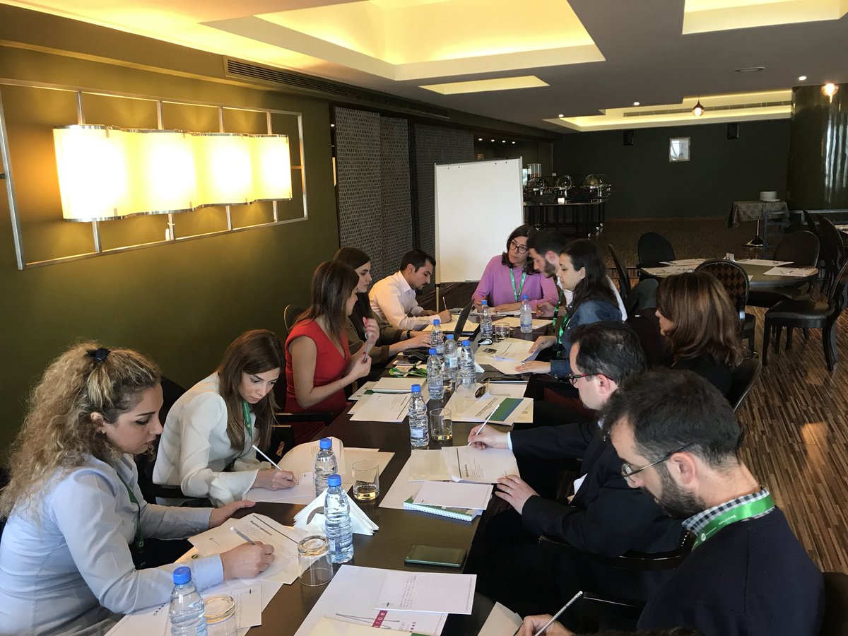 marco68perini's tweet photo. In tutto sono 5 i gruppi di lavoro nei quali si sono suddivisi 50 colleghi di @AVSIMiddleEast: in queste foto si discute di organizzazione e di formazione/lavoro.  #AMAVSIMENA @JosianeKhalife @FondazioneAVSI @marialauraconte @chiara_savelli https://t.co/H9xbEhIp5G