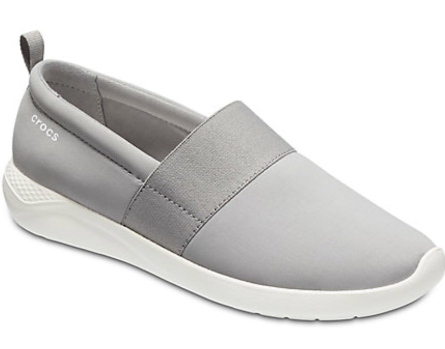 darrenrovell's tweet image. A day after reporting a $5.3 million loss for 2017, Crocs unveils its LiteRide collection — promises to be 25% lighter, 40% softer. Look and comfort is pretty impressive.