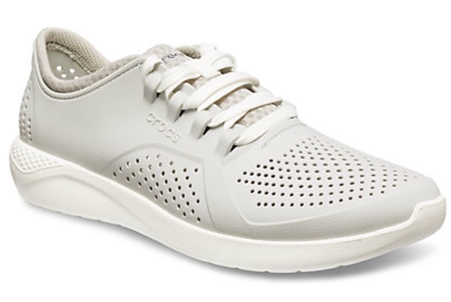 darrenrovell's tweet image. A day after reporting a $5.3 million loss for 2017, Crocs unveils its LiteRide collection — promises to be 25% lighter, 40% softer. Look and comfort is pretty impressive.