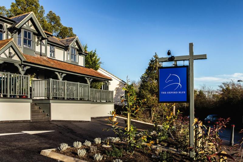 Gamekeepers cottages converted into a stylish pub-restaurant under the watchful eye of Ramsay (and Clare Smyth) protégé <a href="/StevenEllisChef/">Steven Ellis</a> <a href="/OxfordBluePub/">The Oxford Blue</a> #OldWindsor bit.ly/2Aux5M8