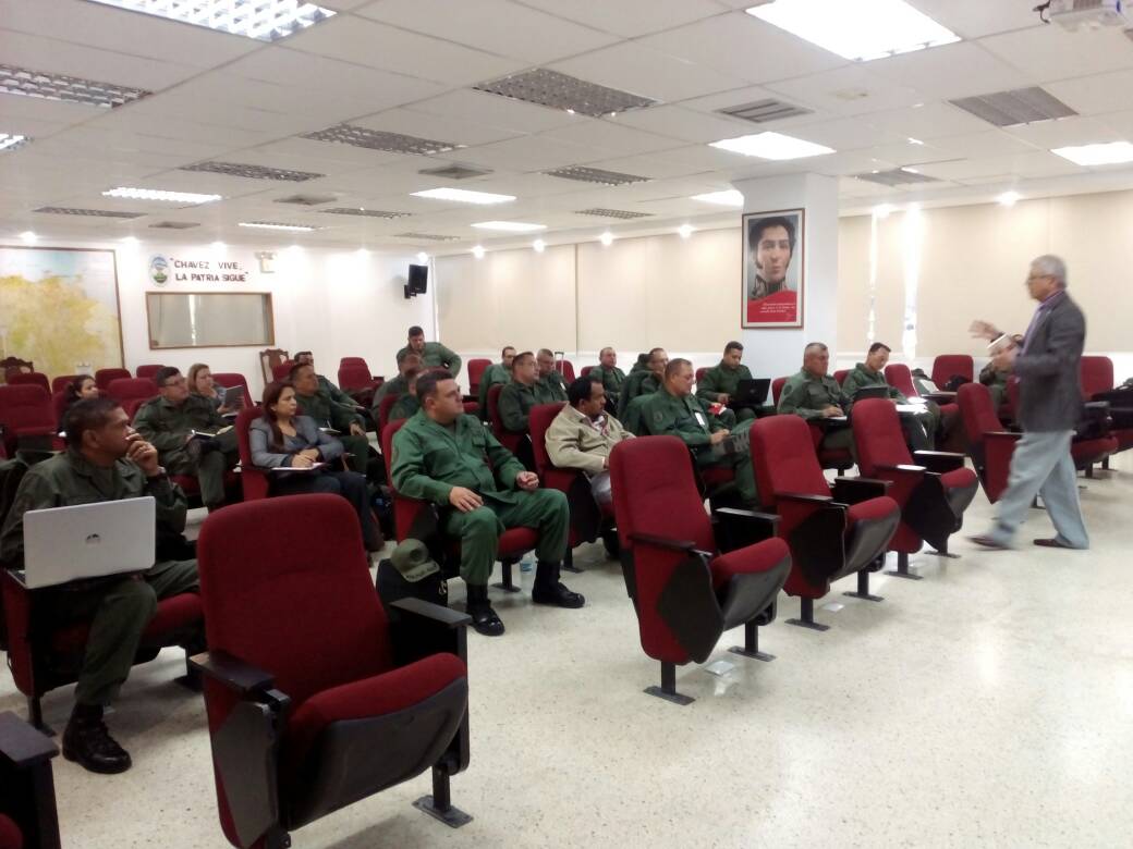 iaesen_umbv's tweet photo. #01Mar Debate Revolucionario, sobre Ejercicio de Acción Defensiva Multidimensional Independencia 2018. Moderador: Cnel. Dr. José Mendez Lugo audiencia: #Maestrandos en Seguridad de la Nación.#IaesenEnRevolucion #VictoriaMultidimensional https://t.co/PiMFo28Cwf