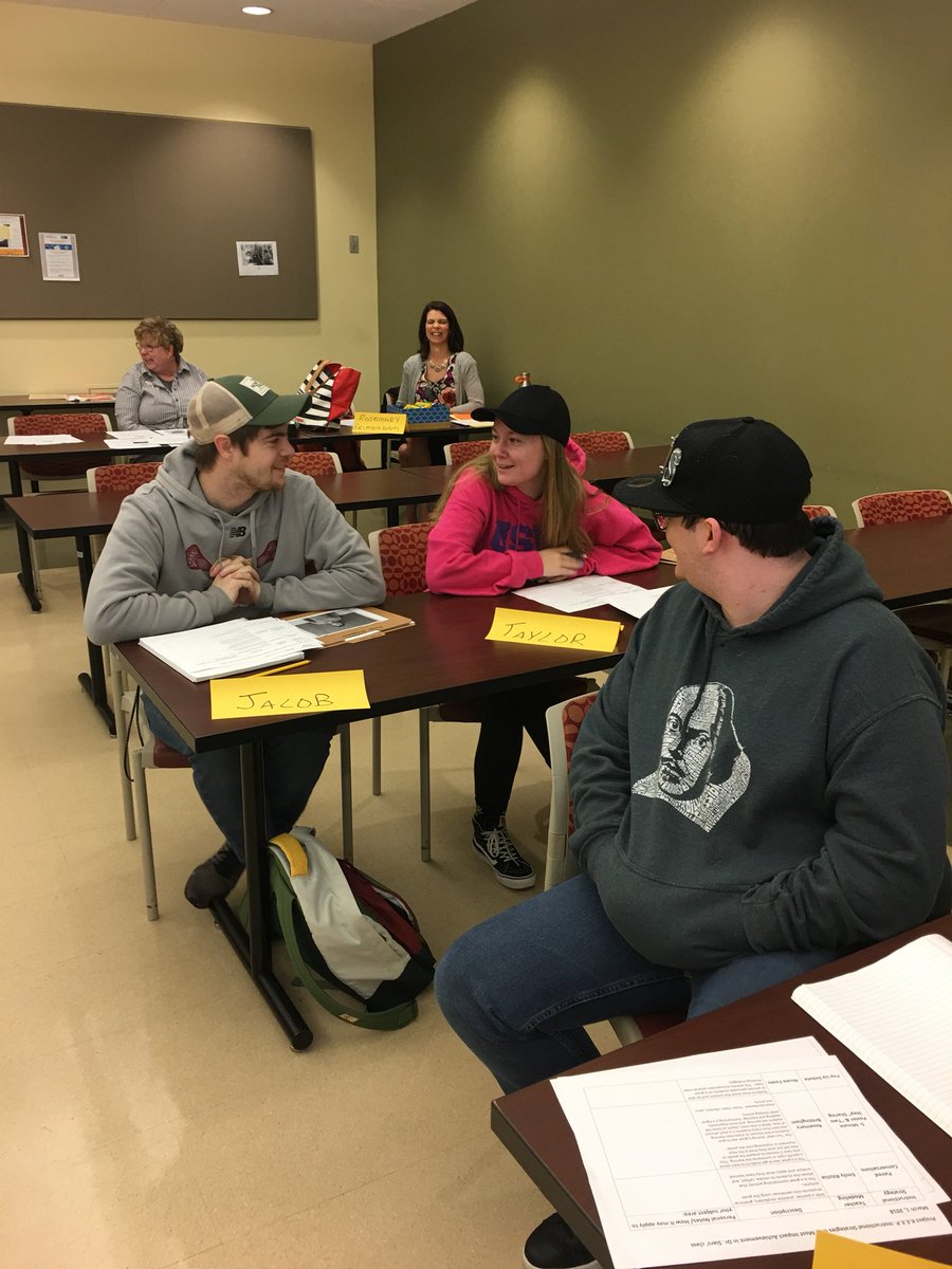 DelmarMathRocks's tweet image. Mrs. Emily Ritchey shares “Paired Conversations” with Aspiring Educators at Salisbury University. #ProjectKEEP