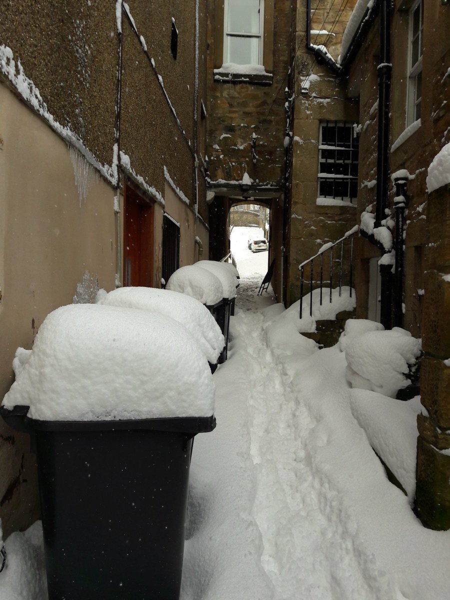 Lunchtime walk around #Linlithgow. #Snow #Skiiing #Sledging #Icicles #UnionCanal #Scotland #BeastFromTheEast