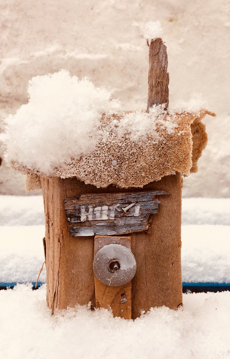 artfromheart82's tweet photo. #Snowmageddon #Snowedin #UKWeather #driftwood #couldntresist #asculptureaday #local #artist #barryisland #snowdays #whoop https://t.co/ybXsWLPXIc
