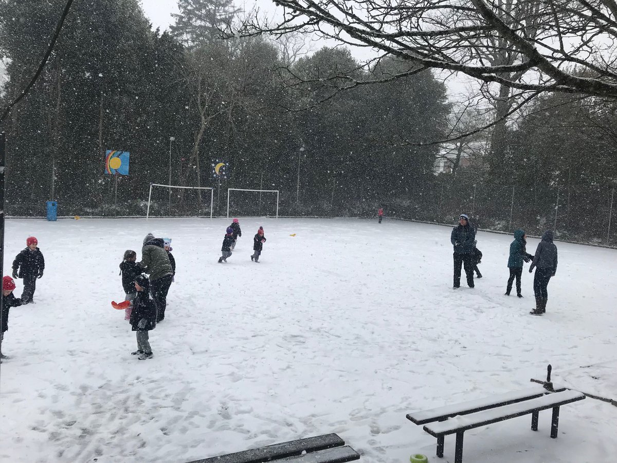 prepheadtrinity's tweet photo. Snowballing lessons #trinitylife #learninginthesnow @TrinitySeniorSc https://t.co/bZLEScIAvS