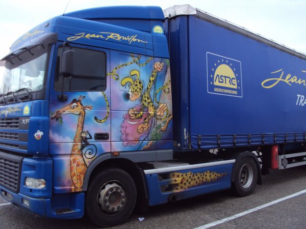 AstreTL's tweet photo. #journeemondialeducompliment Vous êtes beaux comme un camion ! (Petit clin d'oeil à l'#astrien ROUILLON, dont chaque camion est un véritable chef d'oeuvre!) https://t.co/GlefeZg7VL