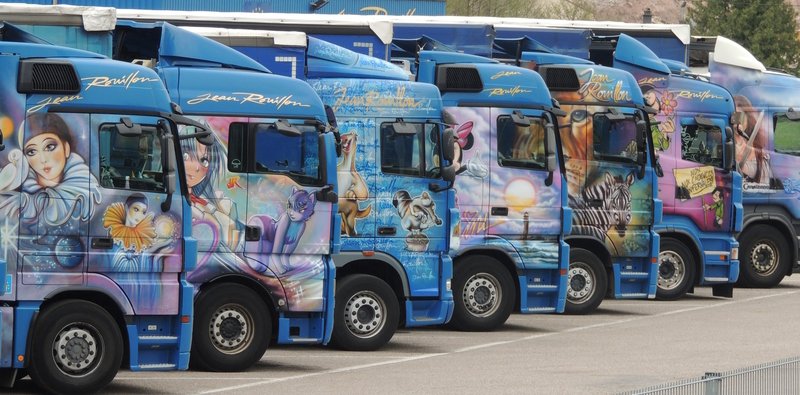 AstreTL's tweet photo. #journeemondialeducompliment Vous êtes beaux comme un camion ! (Petit clin d'oeil à l'#astrien ROUILLON, dont chaque camion est un véritable chef d'oeuvre!) https://t.co/GlefeZg7VL