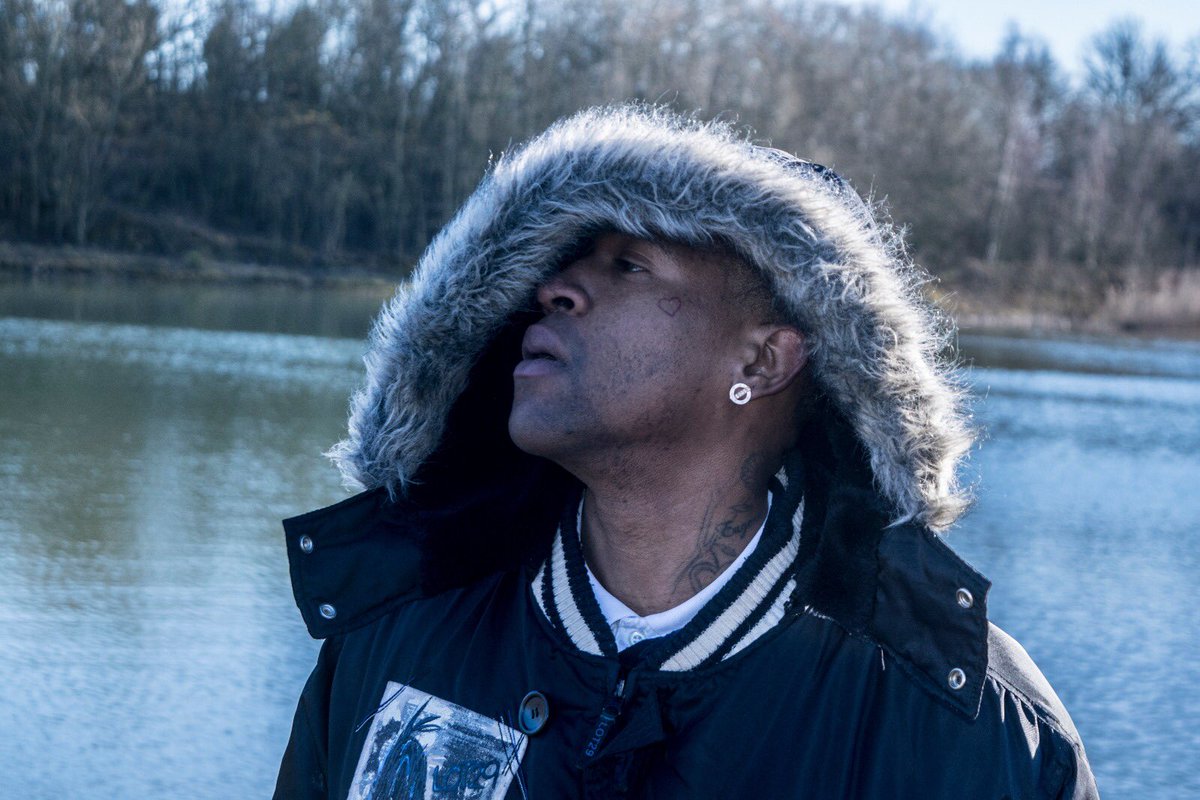 Nooks_gsm's tweet photo. I got so much love I put a ❤️ on my face ... sometimes I gotta chill and embrace my own space
.
🙇🏾♂️🌾❄️❤️
.
Why God video shoot
.
#whygod #loveep #musicvideo #scenery #location #gsm #nature #moon #sun #nurture #reminiscing #throwbackswag #fur #love #facetattoo https://t.co/80lXETi0nu