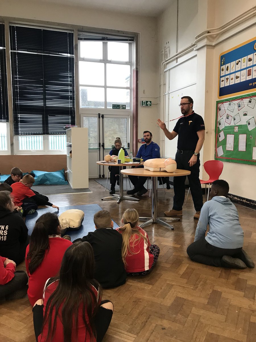 portmeadp's tweet photo. First Aid training with @CariadSher #pmdpy6 #pmdpy5 #pmdpcomm https://t.co/T5VViO3Xv1