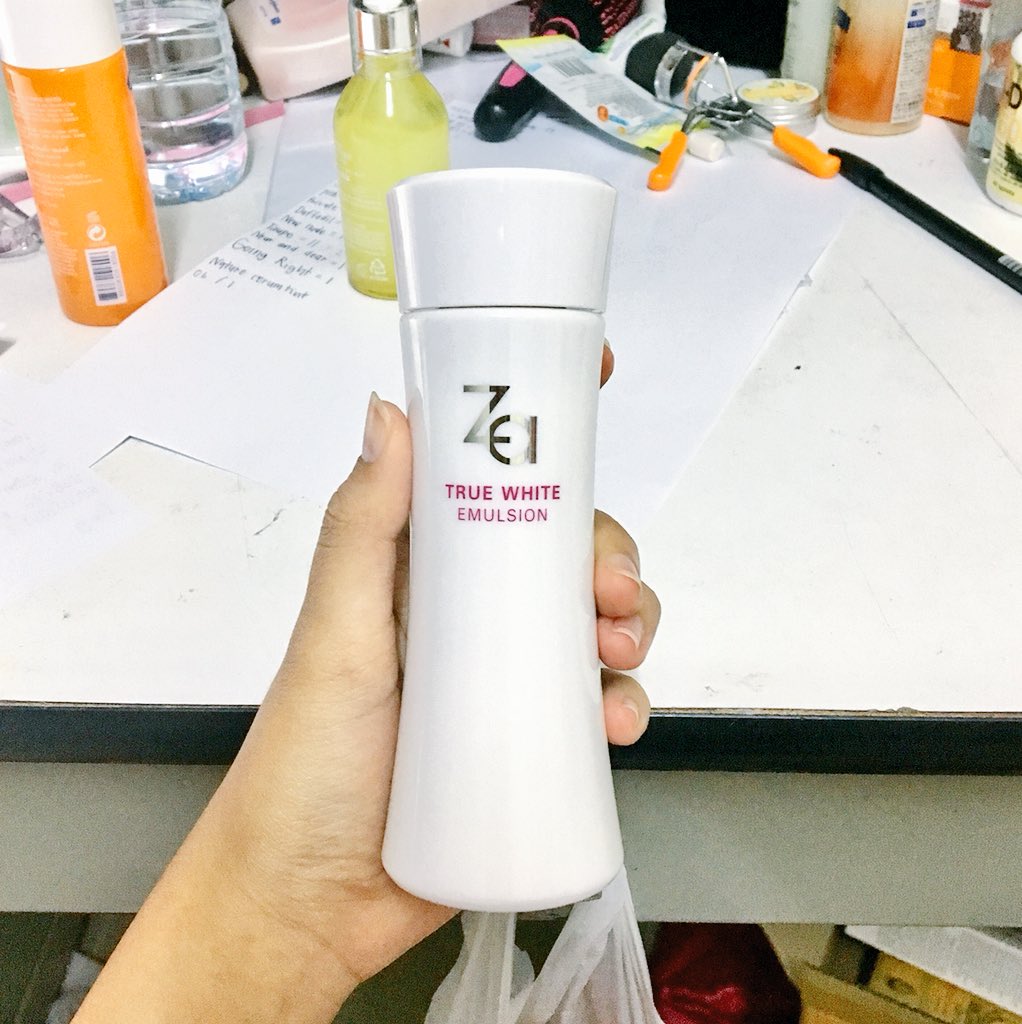 luckyseyo's tweet image. รีวิวสกินแคร์ไปครั้งก่อนมีคนถามว่า หลักๆมีอะไรที่ใช้แล้วเห็นผลจริง สำหรับคนที่ไม่อยากซื้อตามหมด คัดมาสองตัวซึ่งชอบทั้งสองอันใครสะดวกซื้ออันไหนก็ซื้อค่ะ ถ้าถามถึงราคาว่าแพงไหม ขอตอบว่าไม่มีอะไรแพงถ้าเราอยากซื้อค่ะ ราคาพอๆกันทั้งคู่ 300-500฿💗 #ไว้รีวิวห้ามขายของโว้ยย #HowtoPerfect