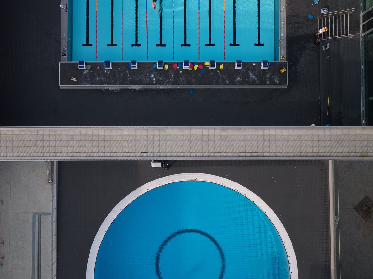 SChalmeau's tweet photo. Un peu de soleil hier à #caen @CaenOfficiel @Caenlamer #workinprogress #piscine #Caen #jeanguervilly #stadenautique #stadenautiqueeugenemaes #architecture #architecte #swimmingpool #photoarchitecture #photography #drone @DJIGlobal https://t.co/v77VmrCQPU