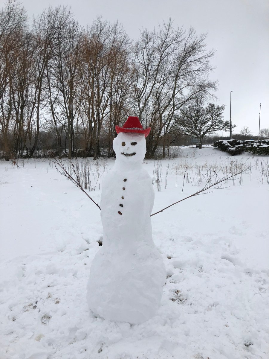 TradeInter's tweet photo. It might be snowing but we're still open at Trade Interchange HQ! #snowday2018 ⛄️❄️☃️ https://t.co/mGh9LAsPn0